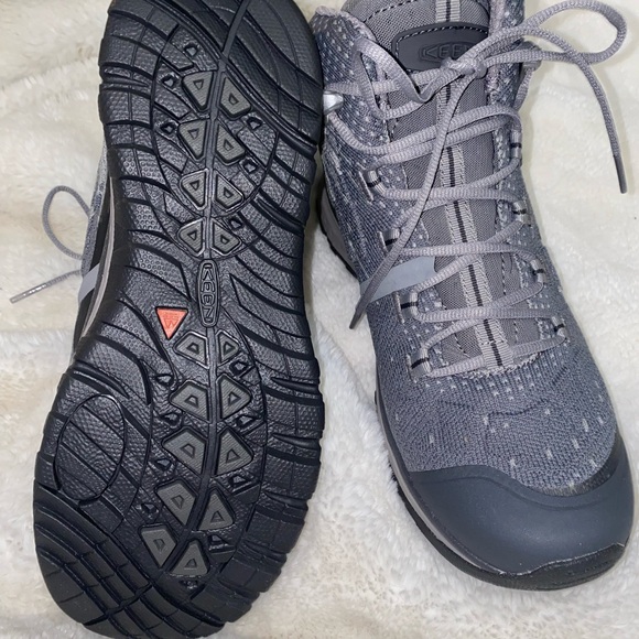 Brand New Neutral Keen Hiking Boots - Picture 13 of 14